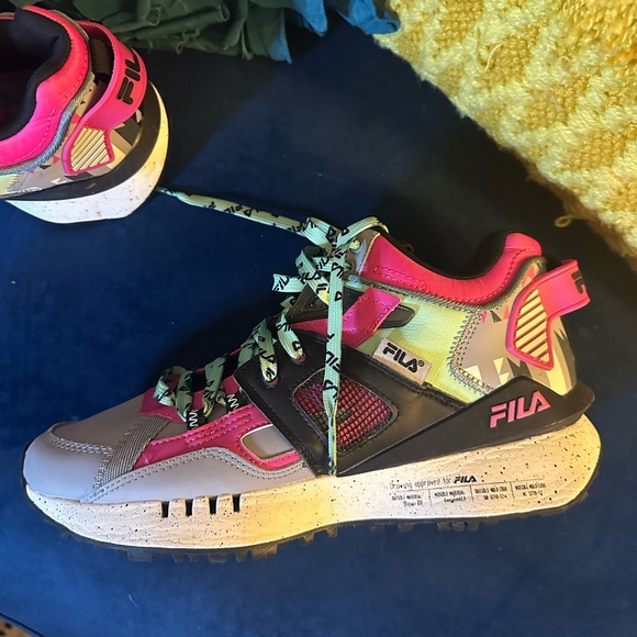 FILA Renno N-Generation all terrain sneakers Women’s Sz 10 - Picture 2 of 6